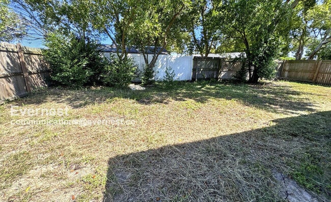 Building Photo - 3407 Truman Dr