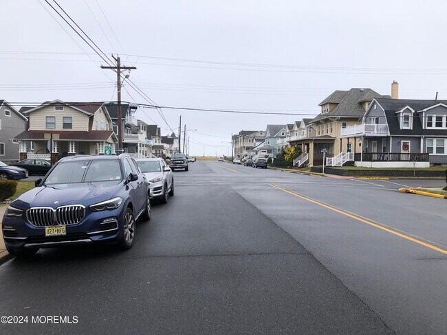 Building Photo - 200 Ocean Park Ave