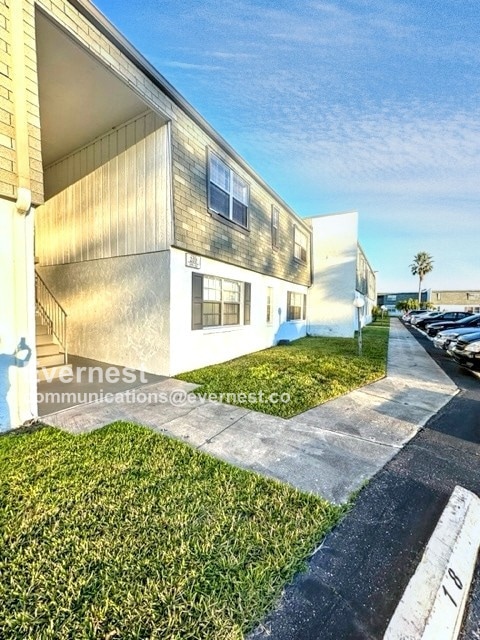 Building Photo - 1000 S Semoran Blvd