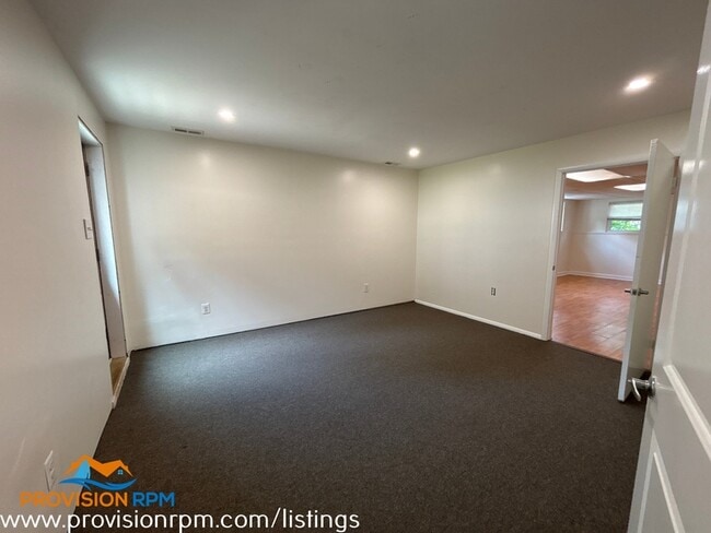 Building Photo - 812 Baltimore Annapolis Blvd