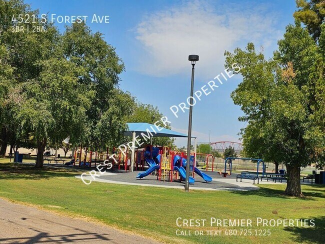 Building Photo - 4521 S Forest Ave