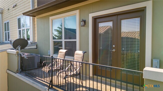 Building Photo - 961 N Academy Ave