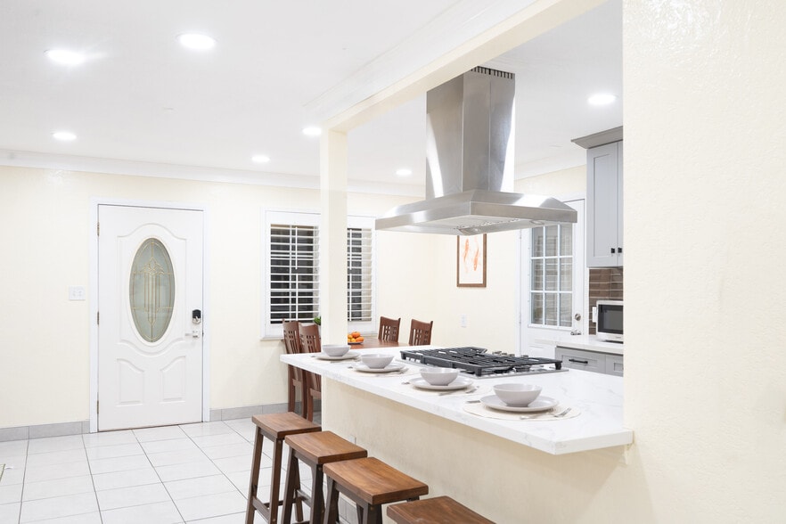 Building Photo - 12212 Buaro St