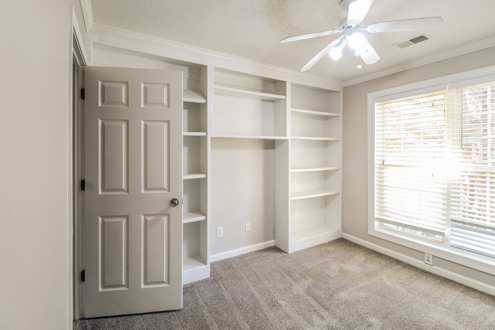 Building Photo - 2611 Fort Apachee Ct