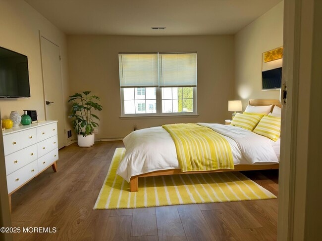 Building Photo - 709 Zlotkin Cir