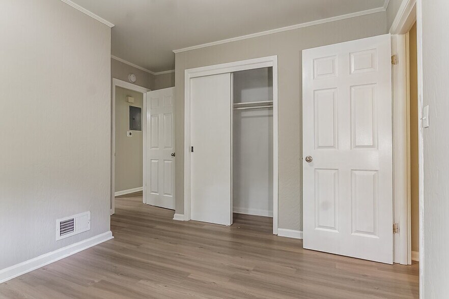 Building Photo - 941 Martinwood Cir
