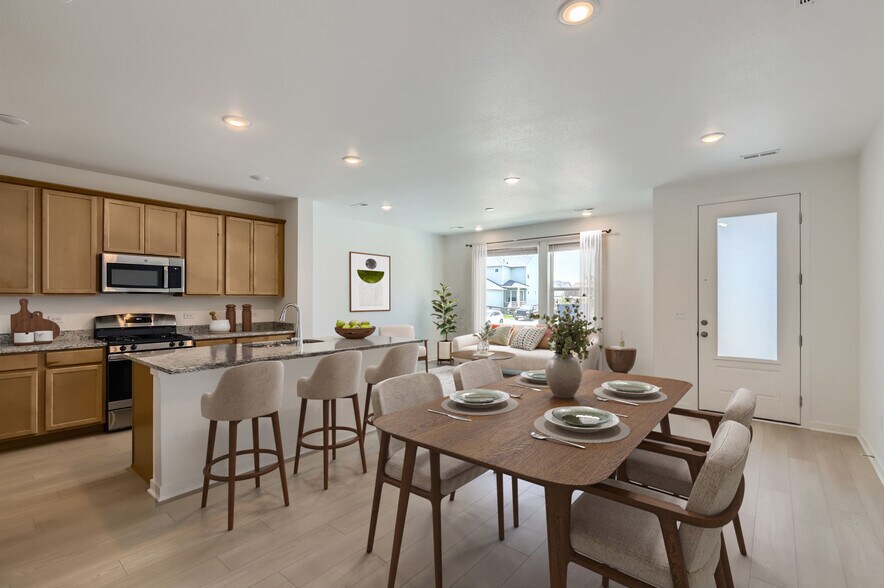 Building Photo - 6348 Deerfoot Dr