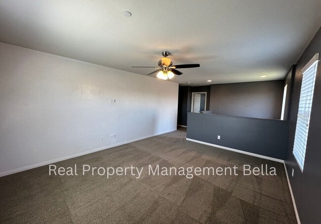 Building Photo - Cul-de-Sac Comfort + Space for Everyone