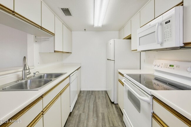 Building Photo - 756 Joan D Arc Ave