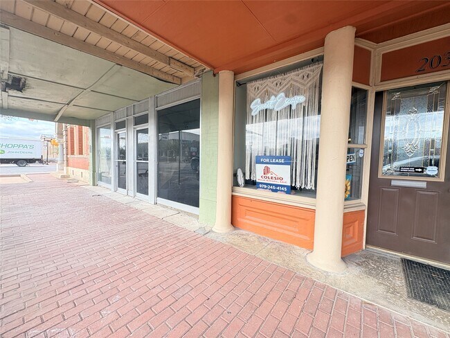 Building Photo - 2036 Avenue F