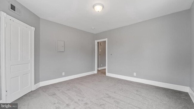 Building Photo - 203 S Springfield Rd