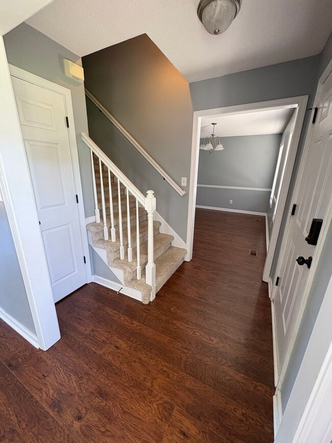 Building Photo - Beautiful 3-BR Colonial with Huge Bonus Room in Summerhaven!