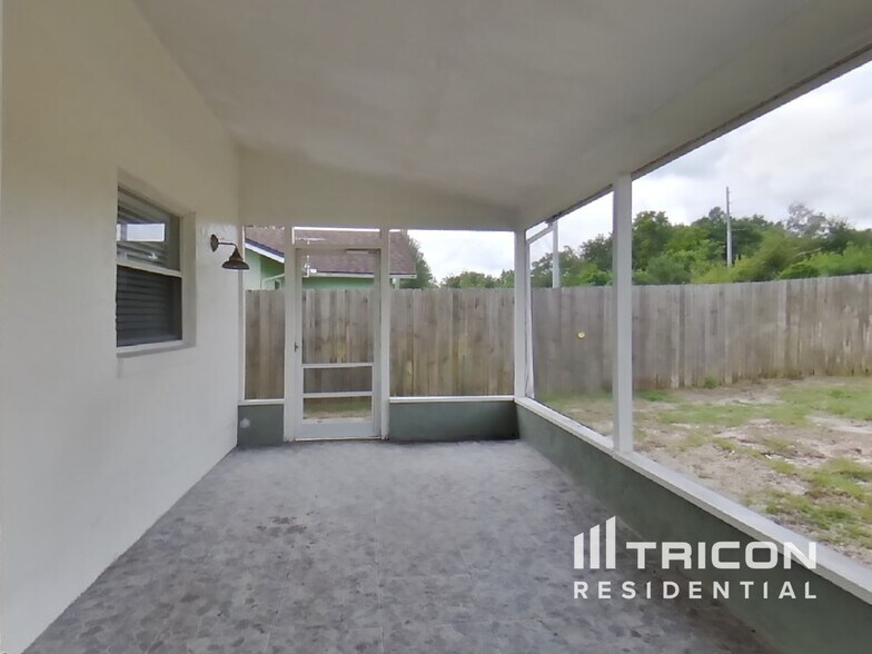 Building Photo - 978 N Jerico Dr