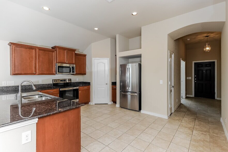 Building Photo - 4933 Lemon Grove Dr