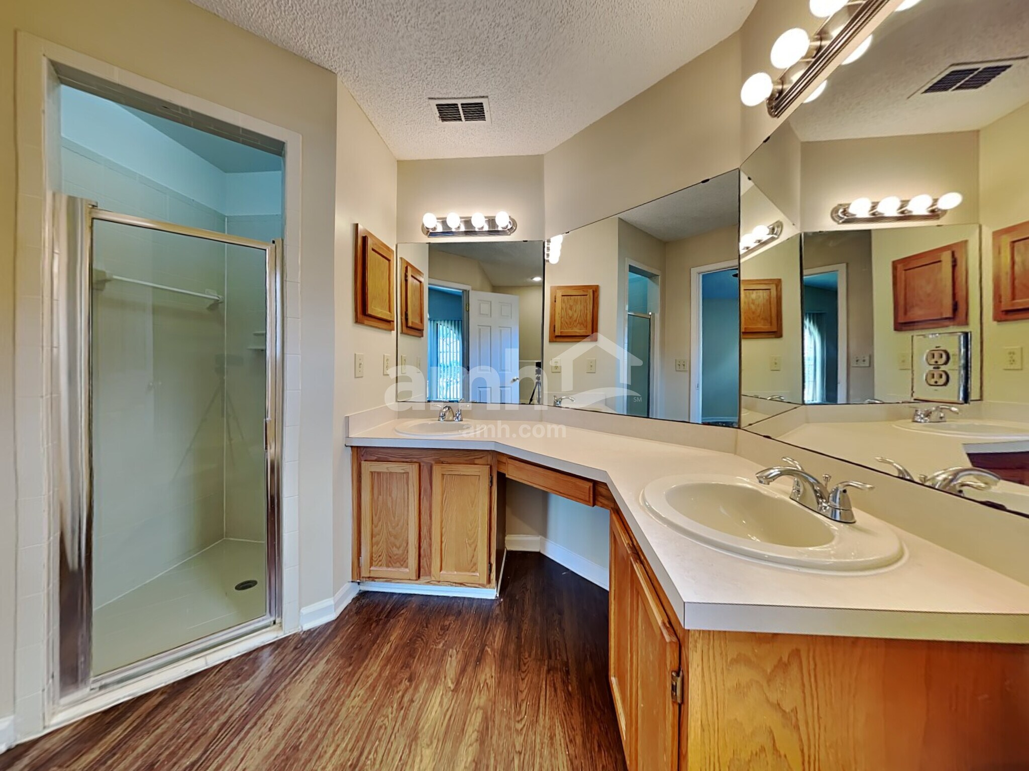 Building Photo - 7568 Deer Cove Ln