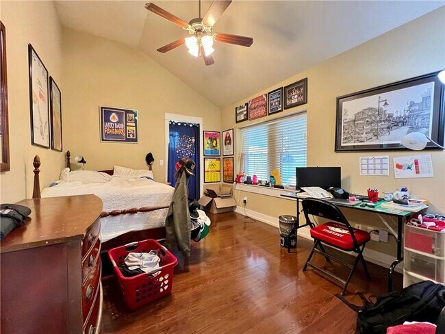 Building Photo - 85 W 15th St