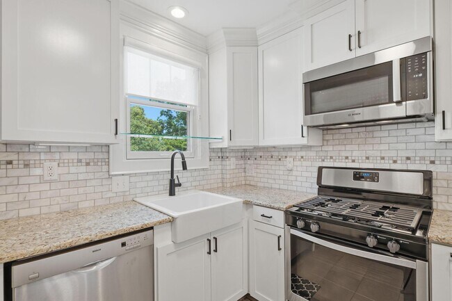 Building Photo - 94 Acton Rd