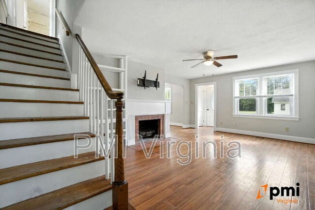 Building Photo - 121 Hanover Ave