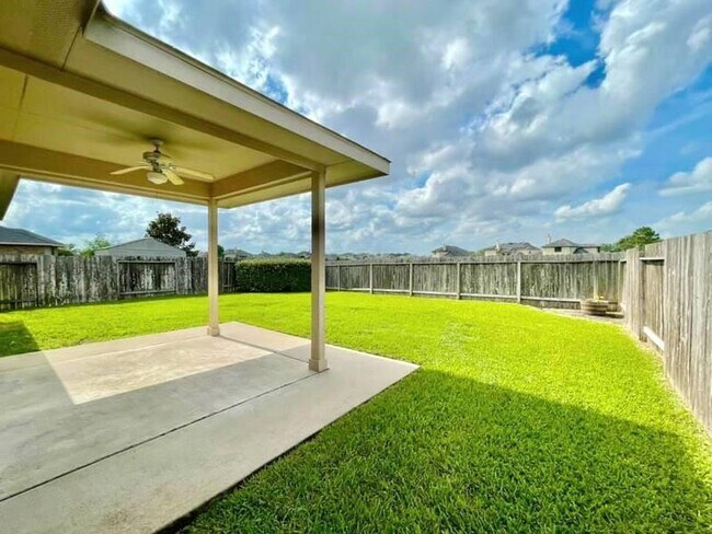 Building Photo - 21510 Sierra Long Dr