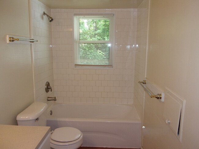 Building Photo - 3538 Orchard Dr