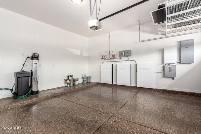 Building Photo - Stunning 4 bedroom, 3 bathroom home in the desirable community of Avian Trails!!