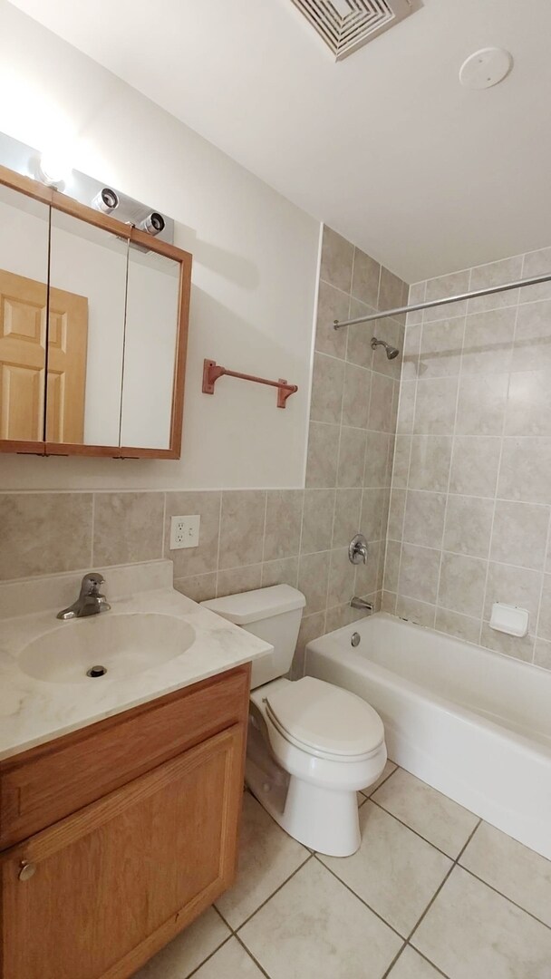 Building Photo - 313 W 23rd St