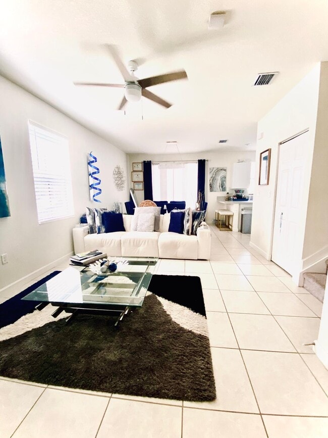 Building Photo - 3202 W 108th St