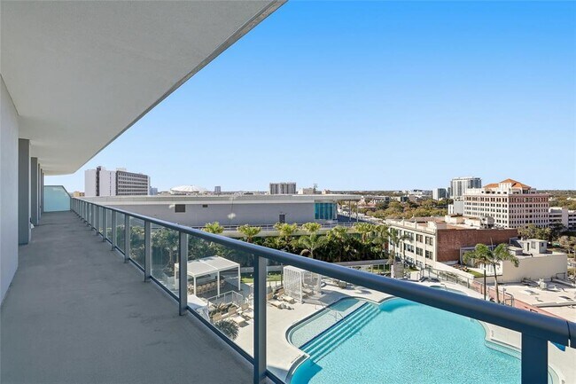 Building Photo - 400 Central Ave