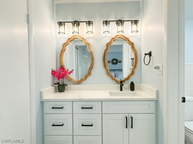 Building Photo - 788 Park Shore Dr