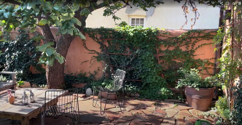 Building Photo - 824 Canyon Rd