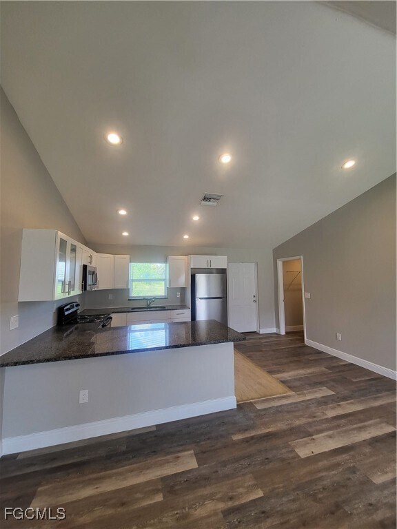 Building Photo - 9020 S Indio Cir