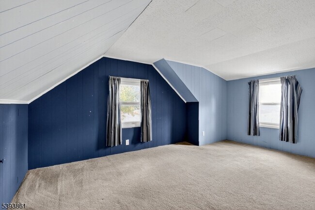 Building Photo - 128 South Ave