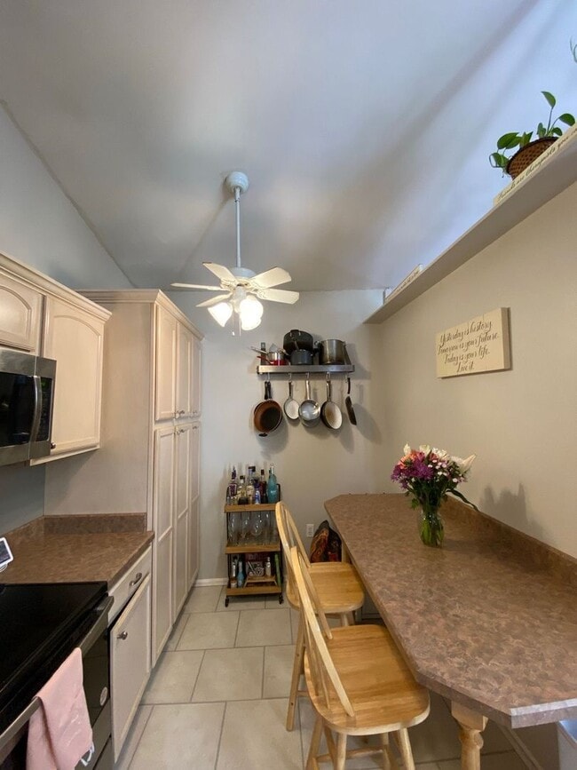 Building Photo - Spacious 3-Bedroom Townhome "Ask about our...