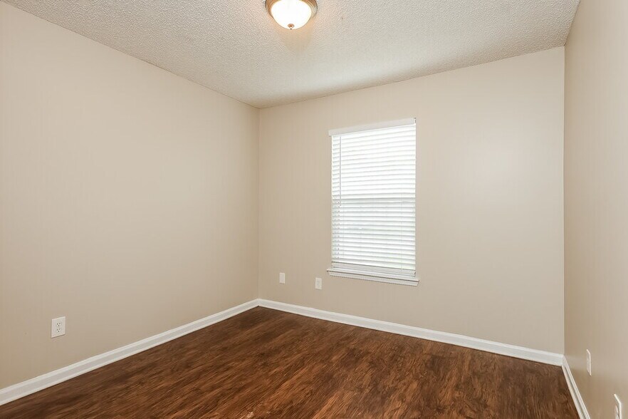 Building Photo - 338 Wildberry Ct