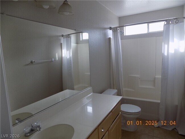 Building Photo - 513 Faultless St