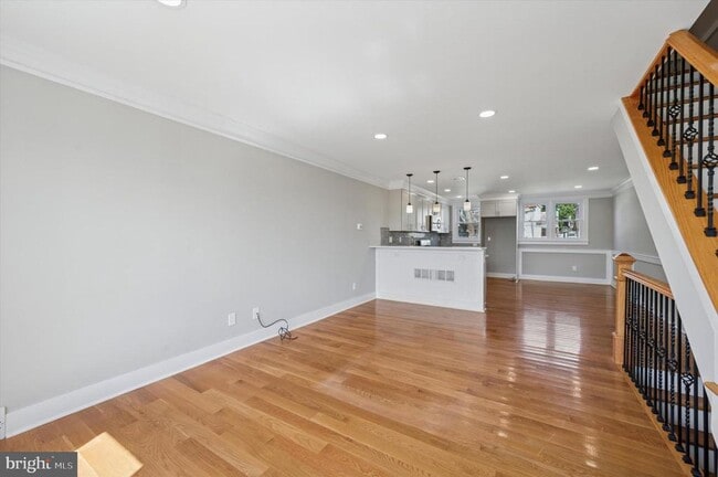 Building Photo - 125 W Berkley Ave