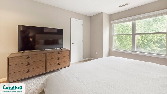 Building Photo - 300 Long Shoals Rd