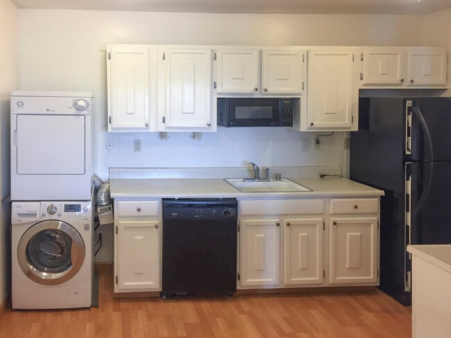 Building Photo - 1510 E St