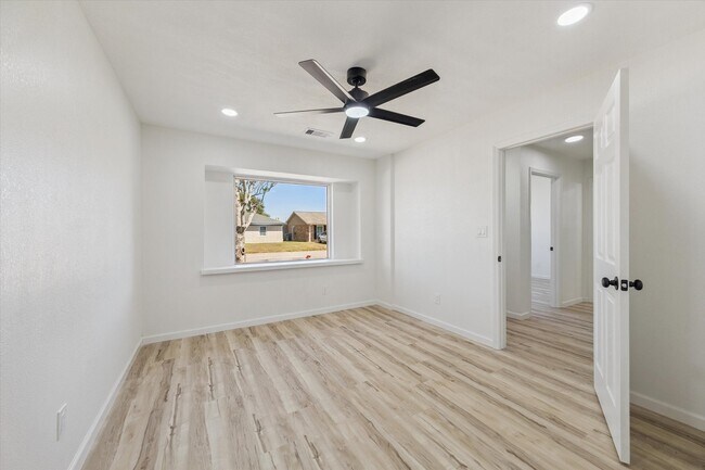 Building Photo - 3411 80th St