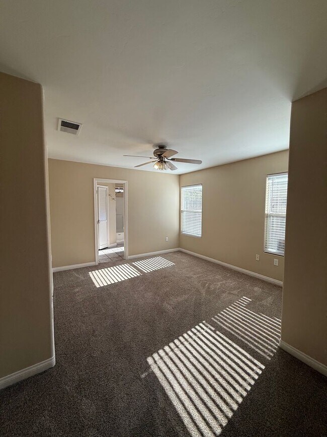 Building Photo - 5704 Pine Canyon Dr