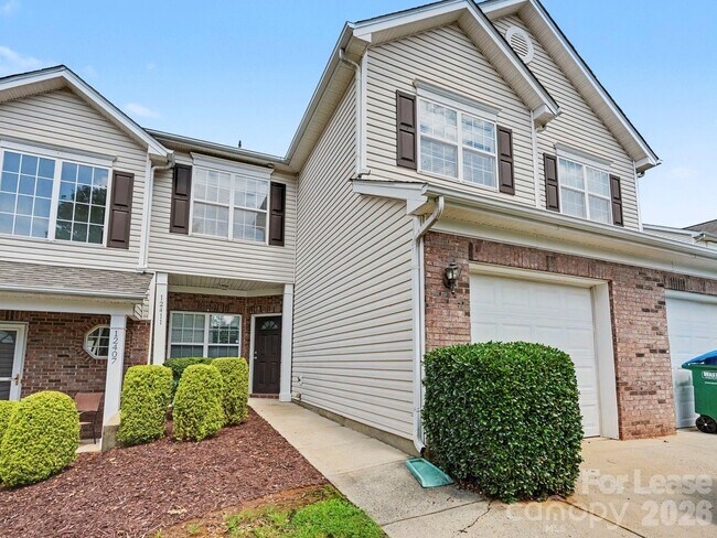 Building Photo - 12411 Stratfield Pl Cir