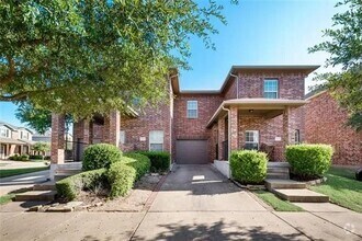 Building Photo - Ready Now- Beautiful 3 bed, 2bath Home Loc...