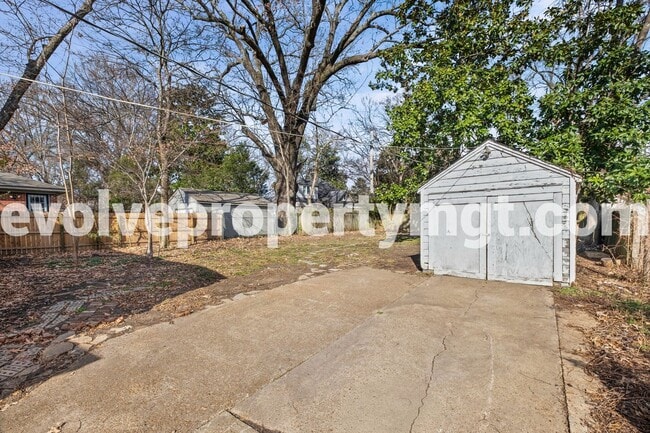 Building Photo - 3610 Kearney Ave