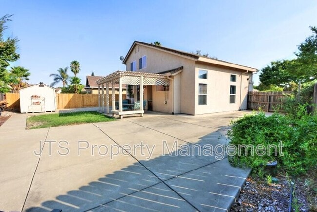 Building Photo - 3232 Balada Way