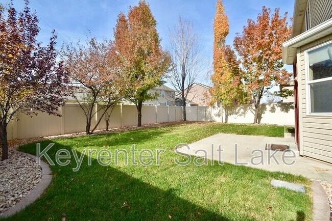 Building Photo - 1057 Cambria Drive