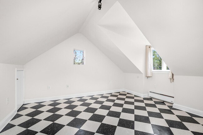 Building Photo - 2238 Meridian St