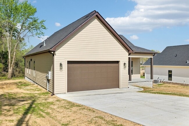 Building Photo - 827 Oconnor St