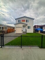 Building Photo - 438 W 71st St