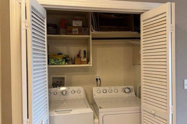 Building Photo - 1210 Windsor Park Ct