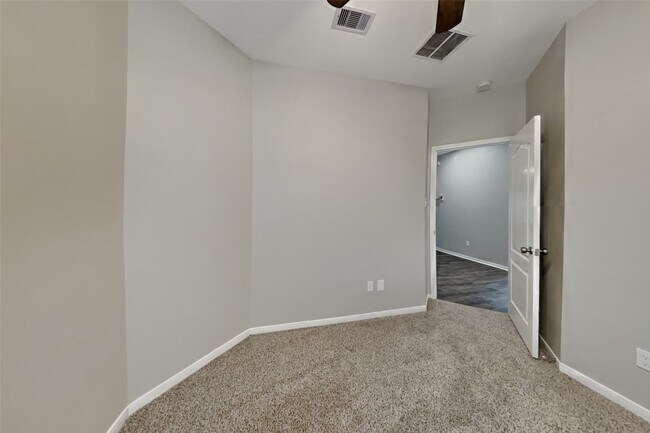Building Photo - 19223 Opul Trails Ct